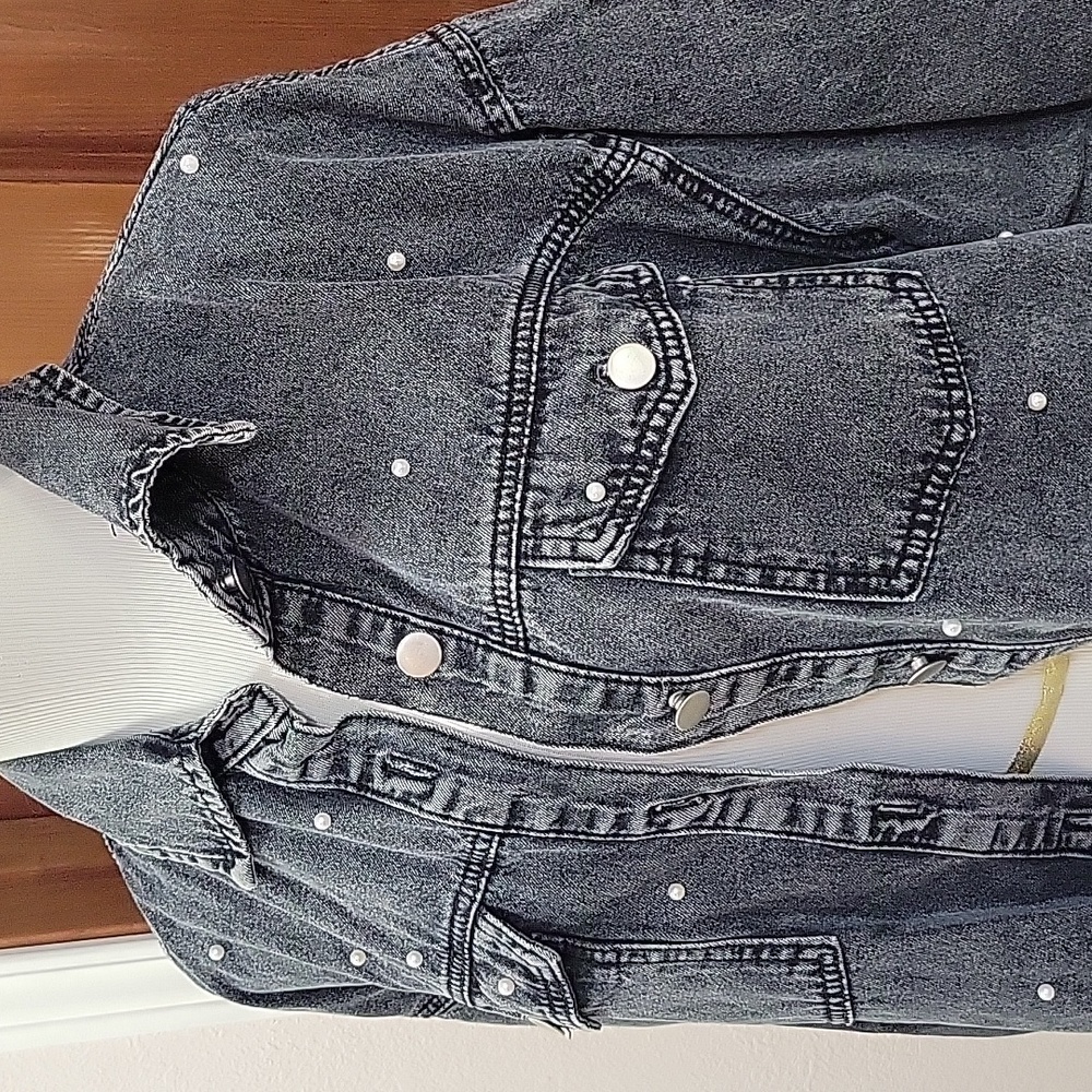 Viva La Vida Printed Women's Denim Jacket With Pearl Detail - Picture 4 of 6